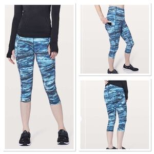 Lululemon Fast & Free Crop II *Nulux 19" 
Blue Patterned Capri Leggings Sz 4